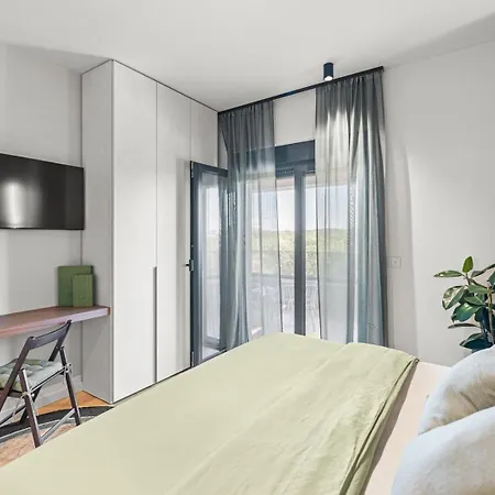 Nea With Private Pool And Bbq