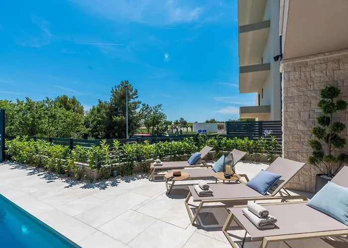 Nea With Private Pool And Bbq