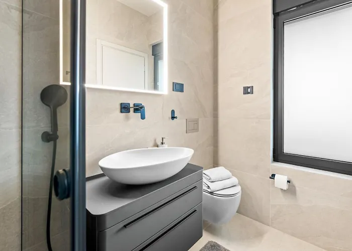 Villa Nea With Private Pool And Bbq *