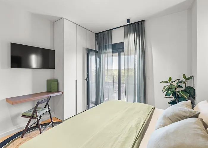 Nea With Private Pool And Bbq