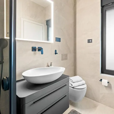 Villa Nea With Private Pool And Bbq *