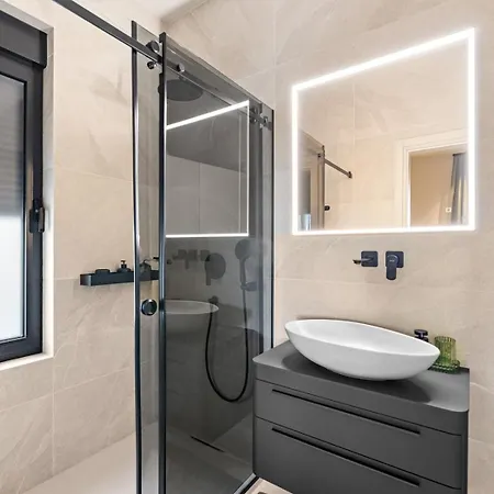 Nea With Private Pool And Bbq *