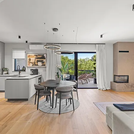 Villa Nea With Private Pool And Bbq